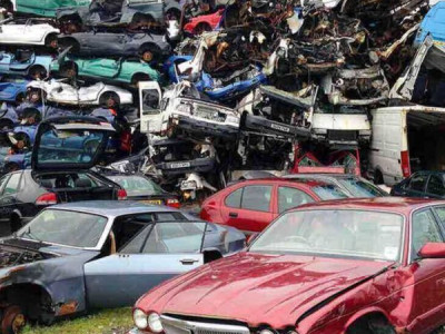Car Wreckers Gold Coast – We Buy & Remove Scrap Cars for Top Cash photo 2