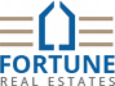 Real Estate photo 1