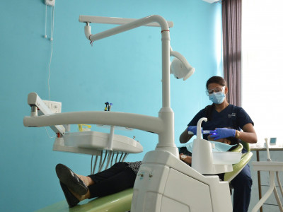 Roots & Crown MicroDENTISTry photo 1